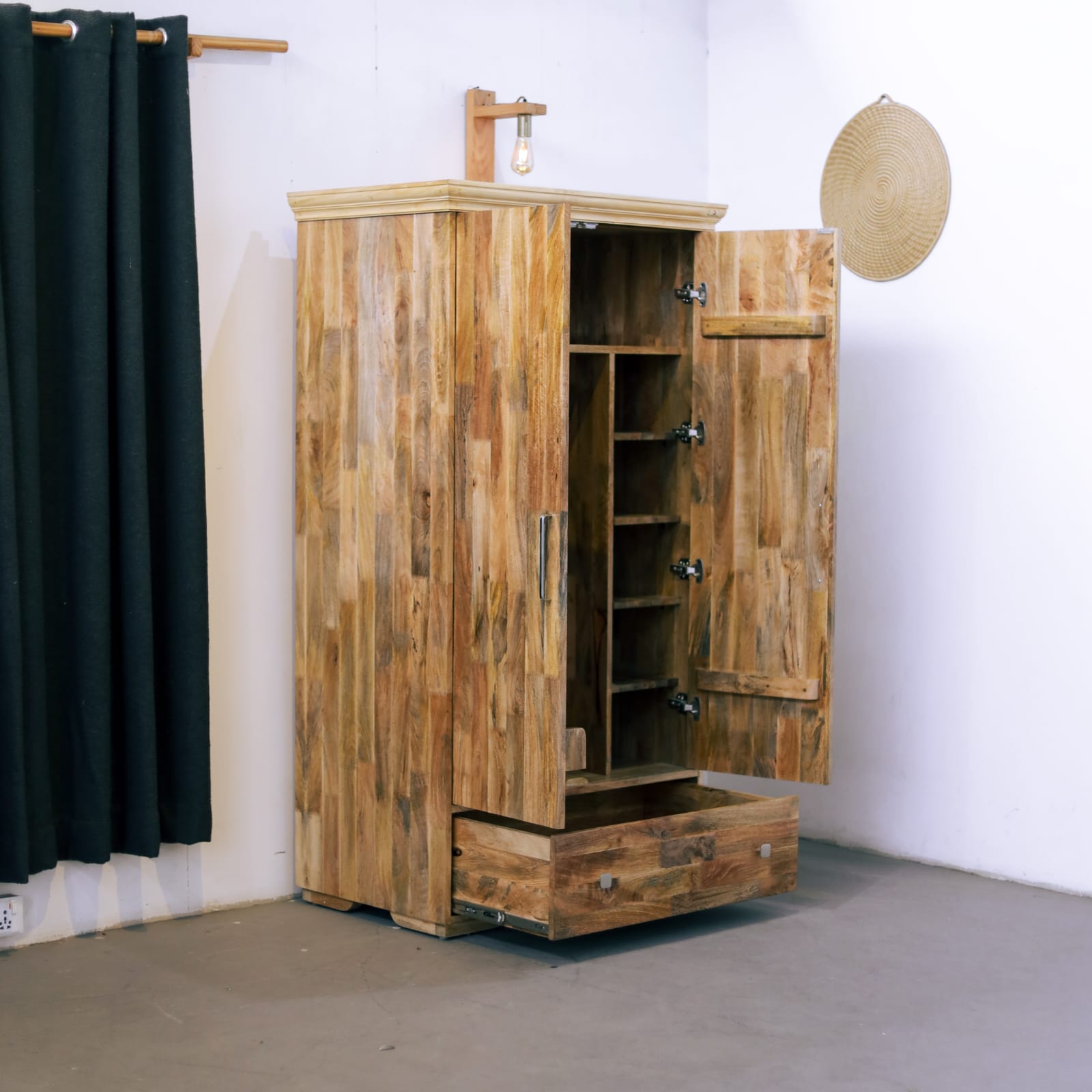 Anu Wardrobe